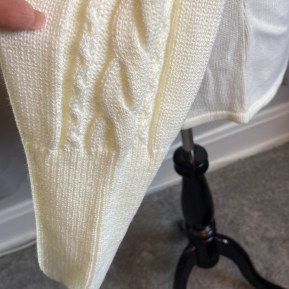 VENUS Women’s High Collar V-Neck Faux Wrap Cable Knit Cream Color Sweater sz L - Picture 6 of 9